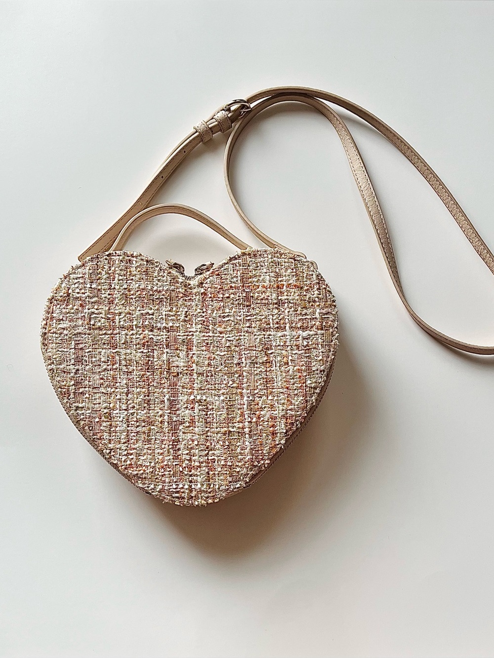 ✨ lauren conrad LC heart shaped crossbody purse